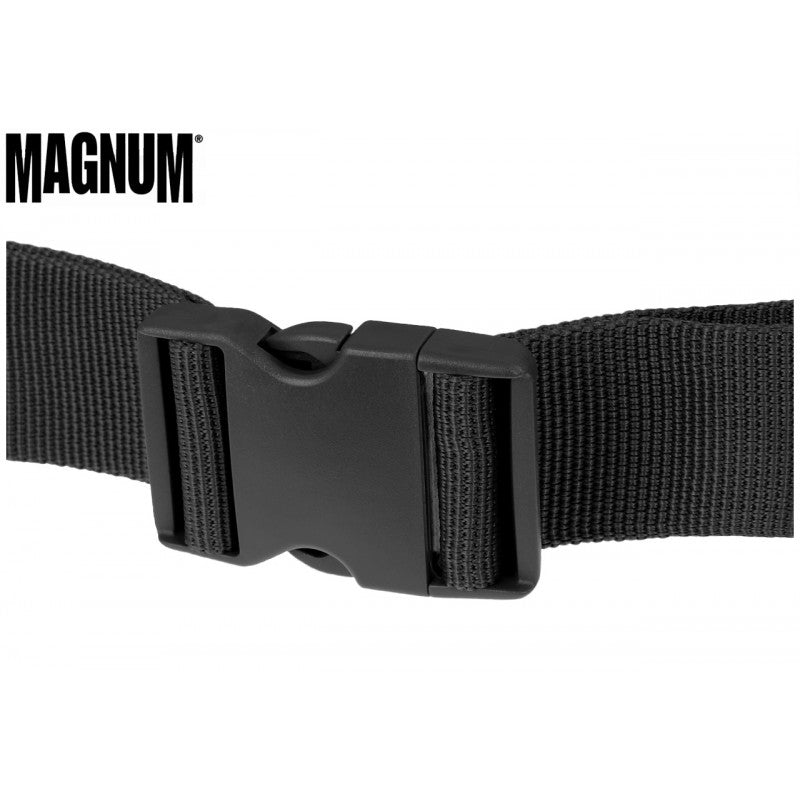 crna muska torbica oko struka