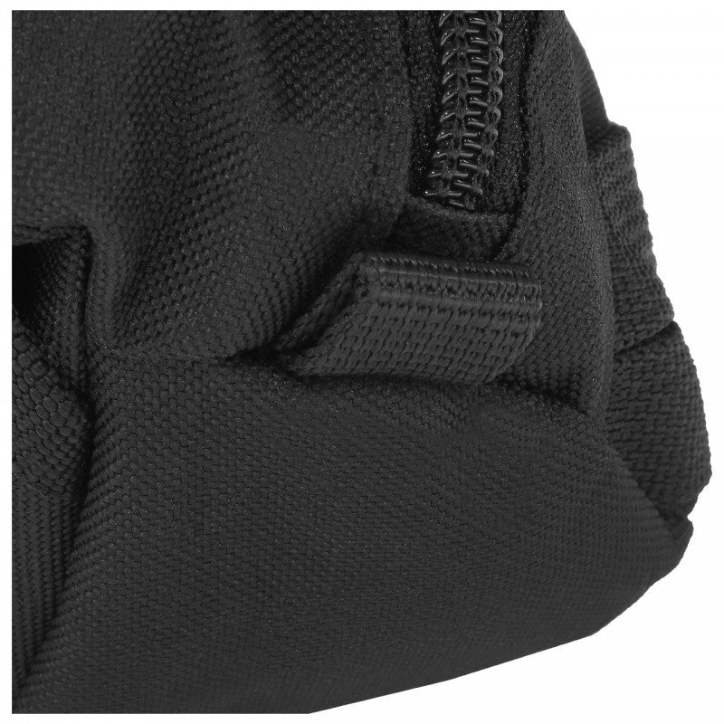crna muska torbica oko struka
